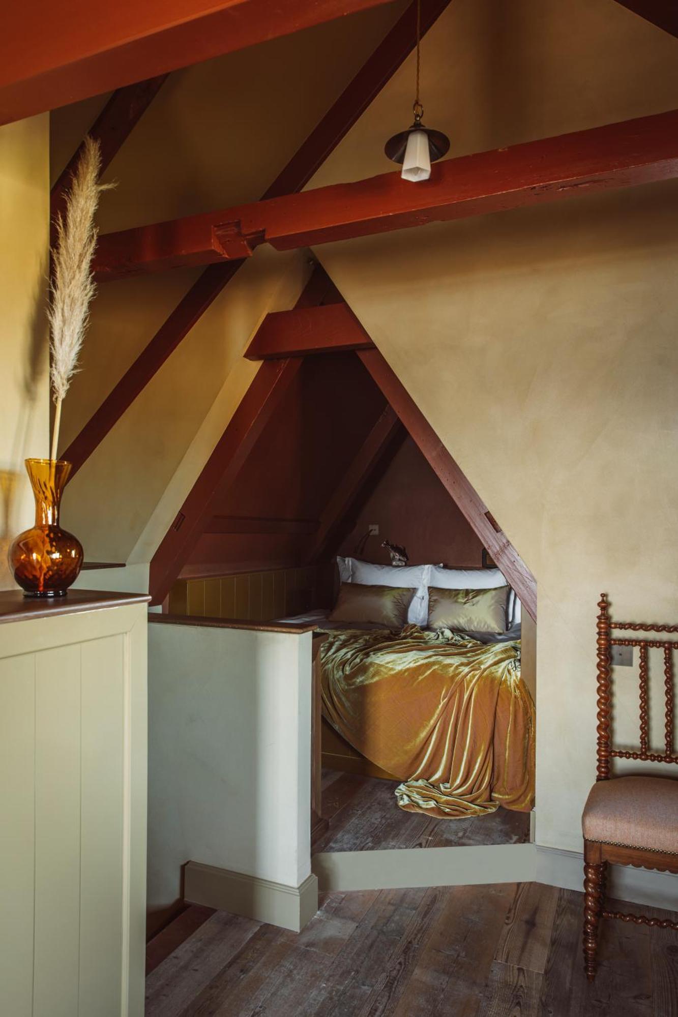 Suite with Lake View