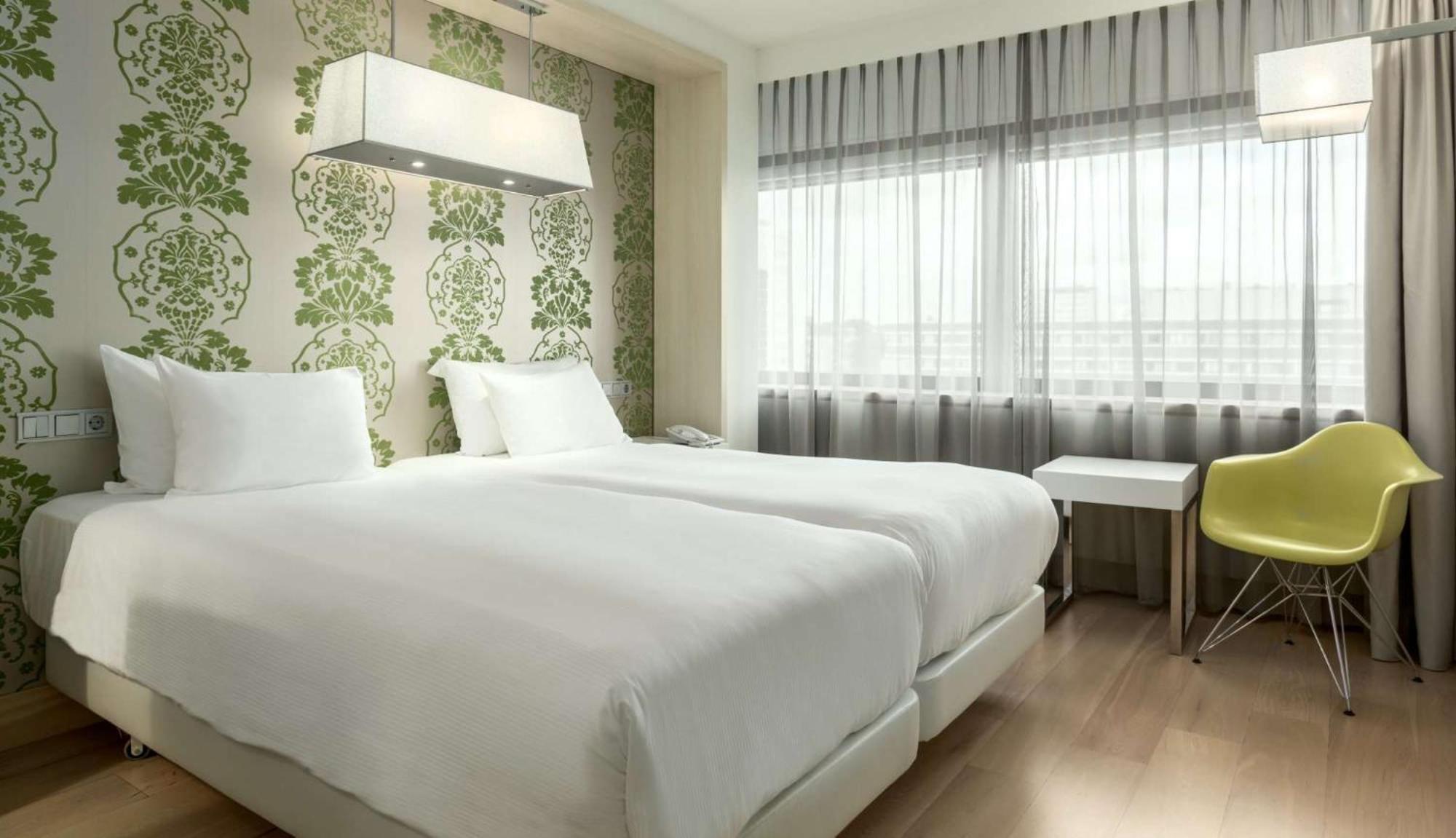 Family Connecting Room (2 Adults + 2 Children)
