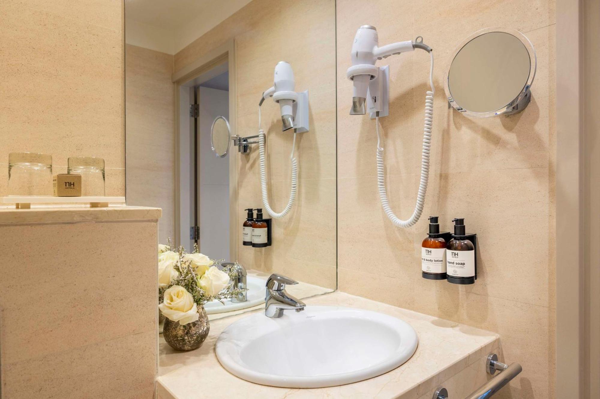 Superior Double or Twin Room with Extra Bed (3 Adults),1722881649:JPEG