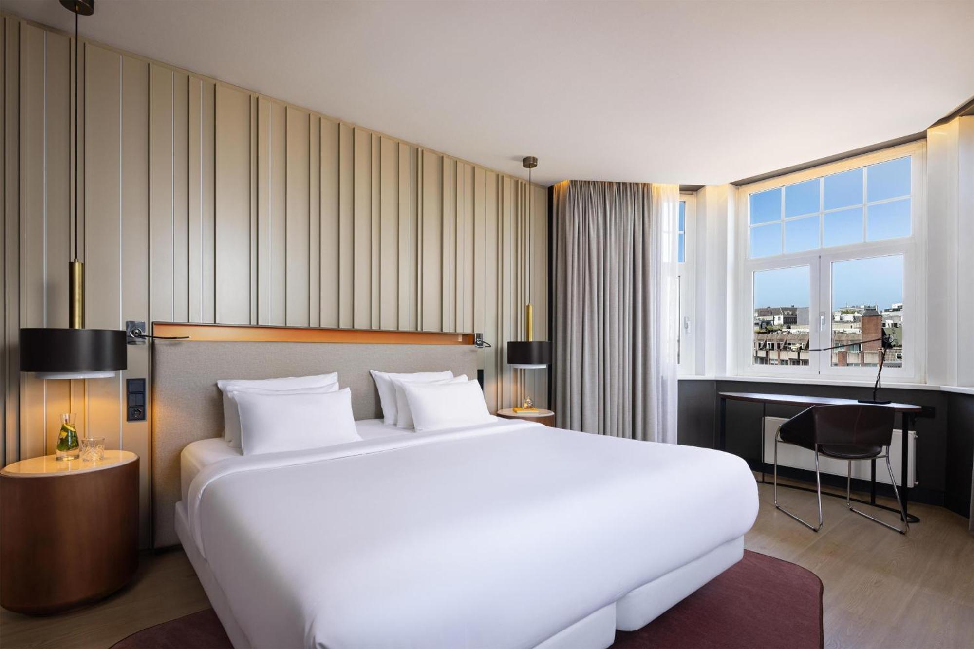 Junior View Suite with Extra Bed
