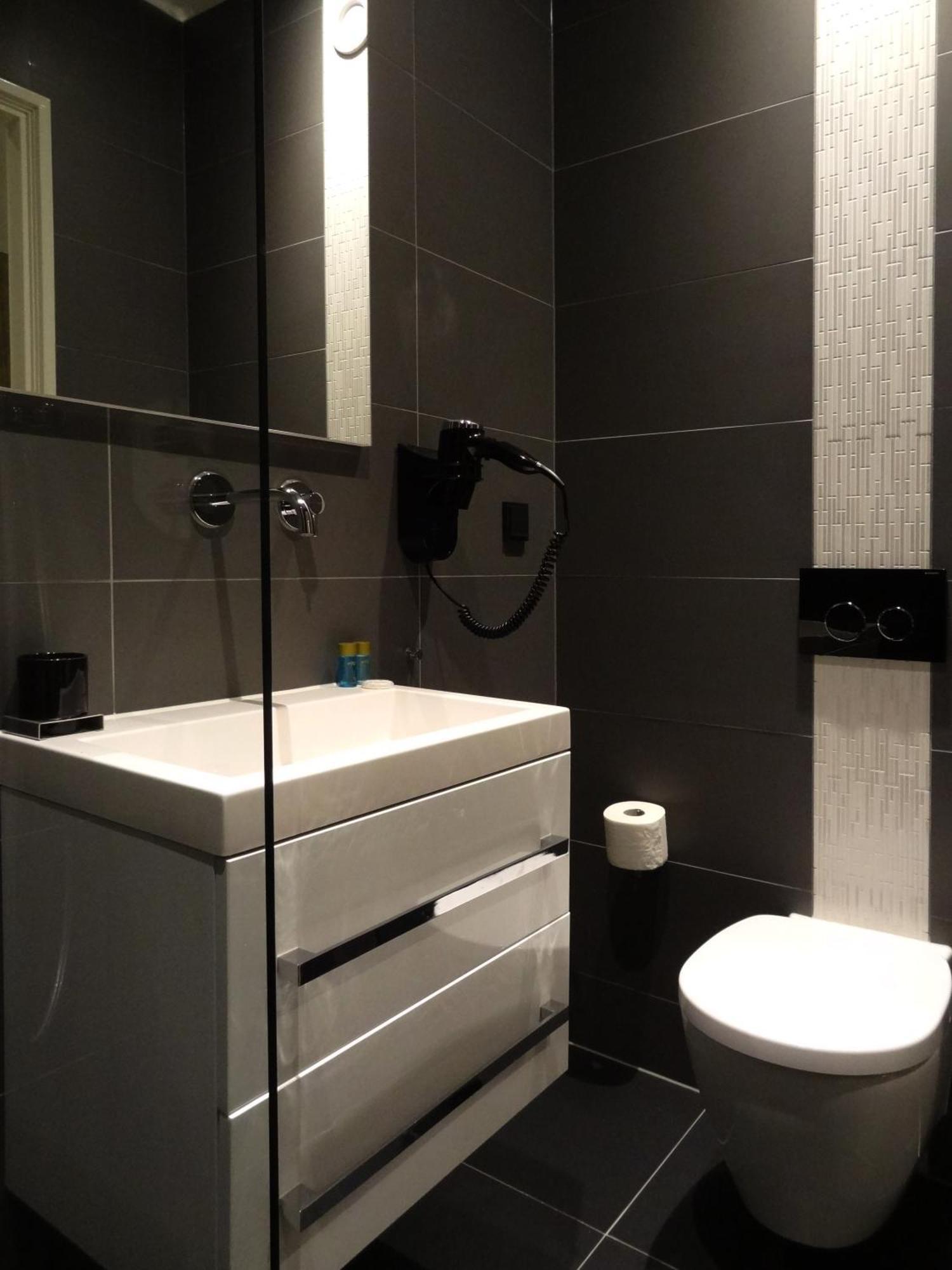 Double Room with Balcony,112289946:JPEG