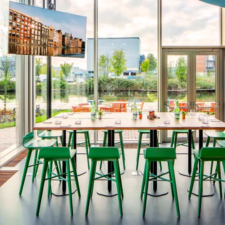 Yotel Amsterdam-2